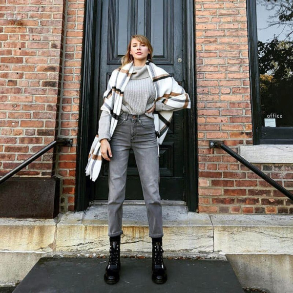 С чем носить серые джинсы: образы с серыми джинсами с фото и видео