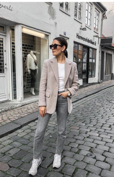 С чем носить серые джинсы: образы с серыми джинсами с фото и видео