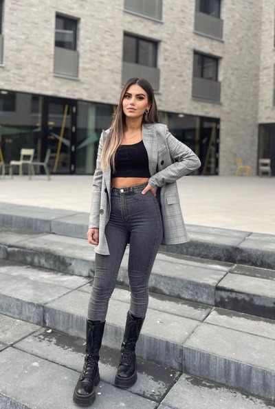 С чем носить серые джинсы: образы с серыми джинсами с фото и видео